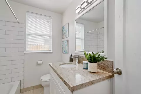 Bath - 5213 Marconi Ave, Carmichael, CA 95608 photo 1 of 3