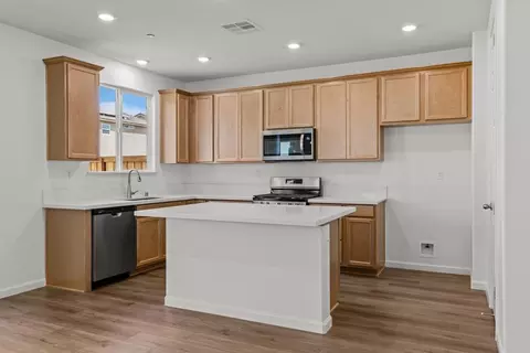 805 Bromley, Patterson, CA 95363 photo 6