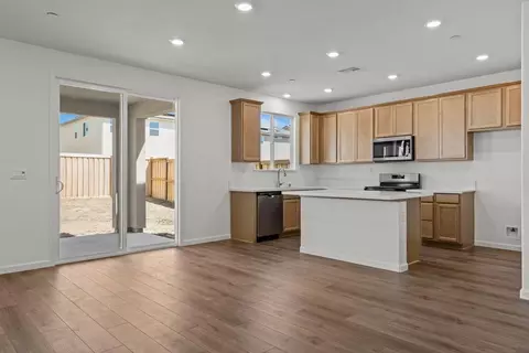 805 Bromley, Patterson, CA 95363 photo 5