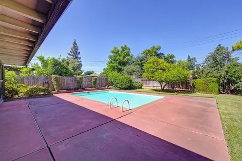 4943 Heatherdale Ln, Carmichael, CA 95608 photo 2