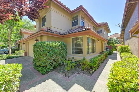 102 Lost Lake Ct, Folsom, CA 95630