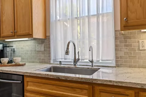 Kitchen - 1732 Riverview Ave, Tracy, CA 95377 photo 4 of 5