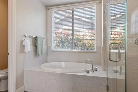 Bath - 1732 Riverview Ave, Tracy, CA 95377 photo 3 of 6