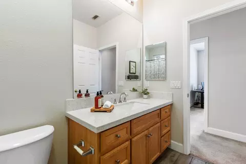Bath - 1732 Riverview Ave, Tracy, CA 95377 photo 6 of 6