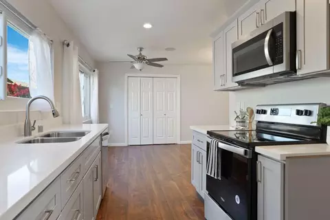 Kitchen - 425 Royal Ct, Tracy, CA 95376 photo 5 of 5