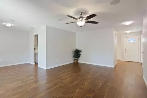 Living - 425 Royal Ct, Tracy, CA 95376 photo 5 of 5