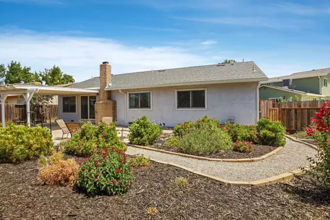 Exterior - 425 Royal Ct, Tracy, CA 95376 photo 6 of 8