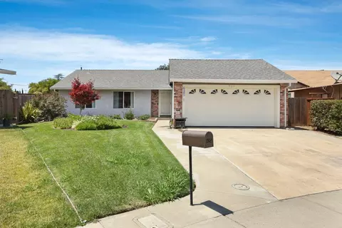Exterior - 425 Royal Ct, Tracy, CA 95376 photo 2 of 8