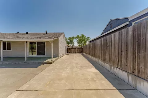 Exterior - 3029 Stanton Cir, Carmichael, CA 95608 photo 3 of 10