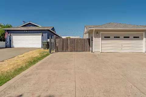 Exterior - 3029 Stanton Cir, Carmichael, CA 95608 photo 4 of 10