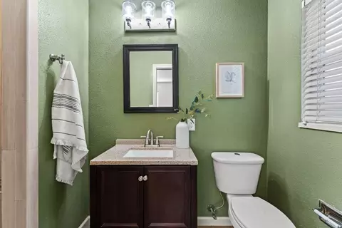 Bath - 3029 Stanton Cir, Carmichael, CA 95608 photo 3 of 3