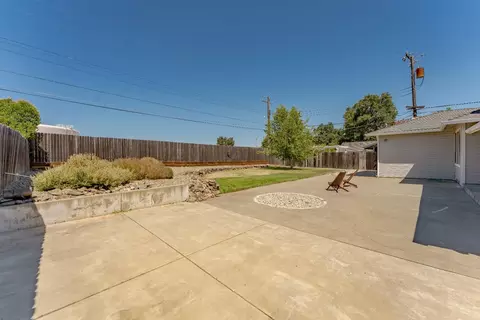 Exterior - 3029 Stanton Cir, Carmichael, CA 95608 photo 5 of 10