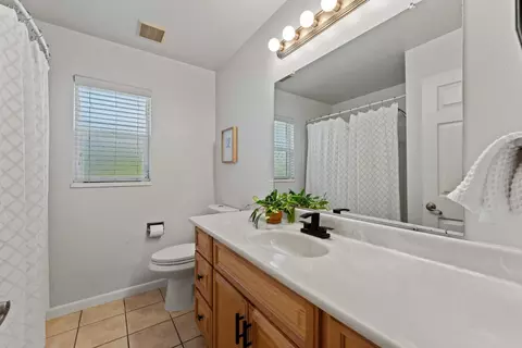 Bath - 3029 Stanton Cir, Carmichael, CA 95608 photo 2 of 3