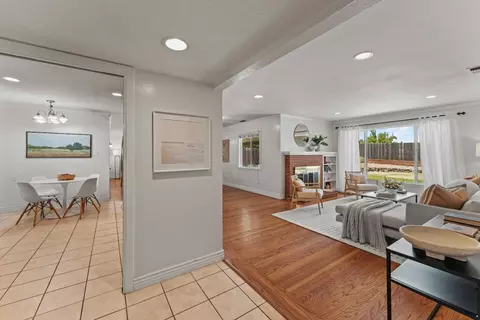 Entry Way - 3029 Stanton Cir, Carmichael, CA 95608 photo 2 of 4