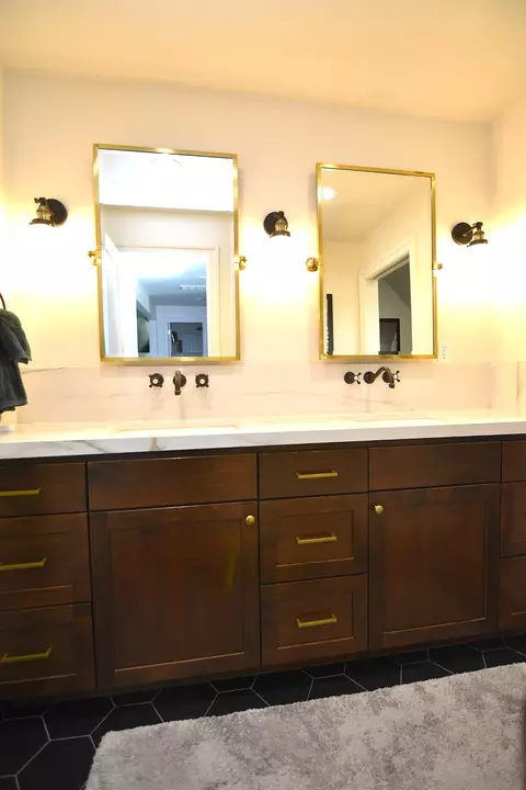 Bath - 1651 N Berkeley Ave, Turlock, CA 95382 photo 8 of 12