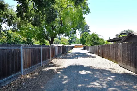 Exterior - 1651 N Berkeley Ave, Turlock, CA 95382 photo 34 of 34