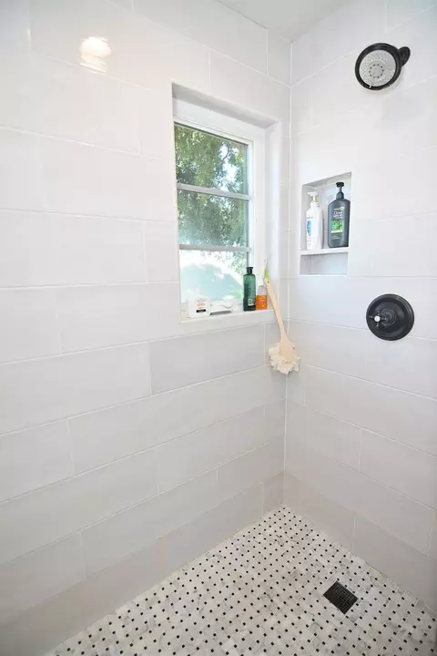 Bath - 1651 N Berkeley Ave, Turlock, CA 95382 photo 11 of 12