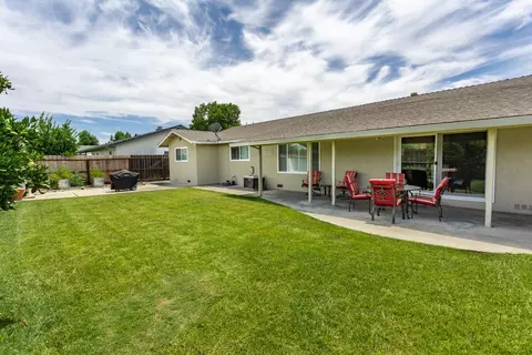 1909 Kendall Ave, Modesto, CA 95355 photo 5