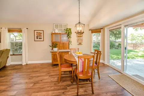 Dining - 1202 Valley Oak Dr, Winters, CA 95694 photo 2 of 4