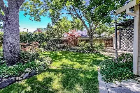 Exterior - 1202 Valley Oak Dr, Winters, CA 95694 photo 12 of 25