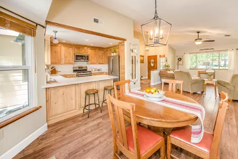 Dining - 1202 Valley Oak Dr, Winters, CA 95694 photo 4 of 4