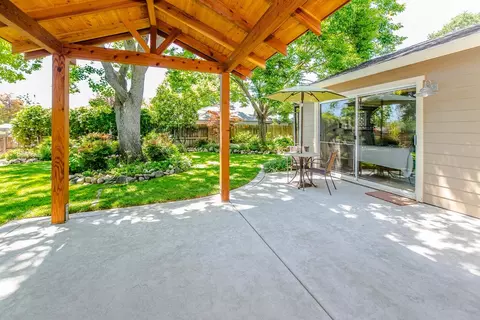 Exterior - 1202 Valley Oak Dr, Winters, CA 95694 photo 4 of 25