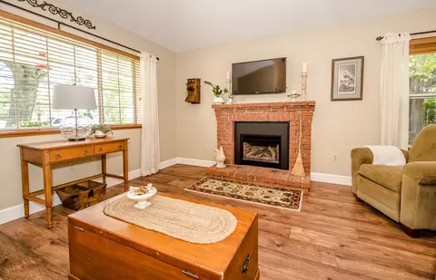 Living - 1202 Valley Oak Dr, Winters, CA 95694 photo 2 of 3