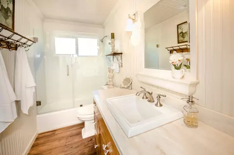 Bath - 1202 Valley Oak Dr, Winters, CA 95694 photo 1 of 7