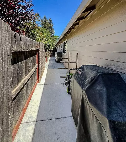 Exterior - 1202 Valley Oak Dr, Winters, CA 95694 photo 23 of 25