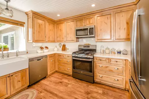 Kitchen - 1202 Valley Oak Dr, Winters, CA 95694 photo 2 of 5