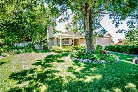 Exterior - 1202 Valley Oak Dr, Winters, CA 95694 photo 2 of 25