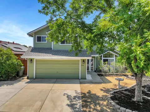 5715 Cobblestone Dr, Rocklin, CA 95765