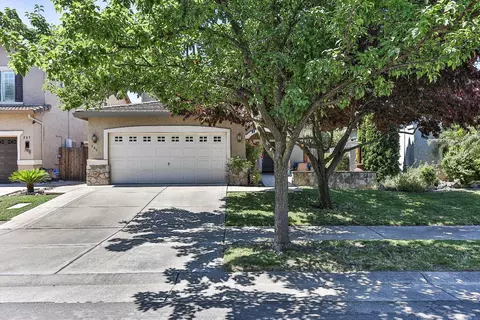 265 Warm Springs Dr, Roseville, CA 95678