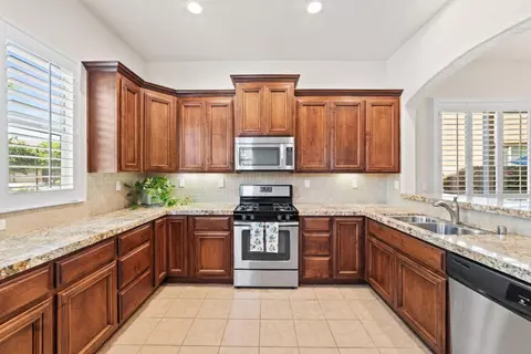 Kitchen - 7192 Orchard Cir, Penryn, CA 95663 photo 2 of 5