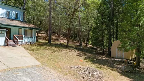 Exterior - 14360 Pine Cone Ln, Pine Grove, CA 95665 photo 7 of 8