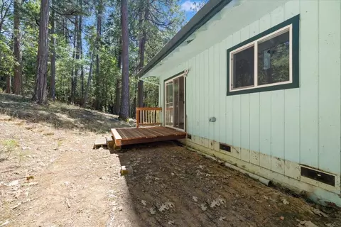 Exterior - 14360 Pine Cone Ln, Pine Grove, CA 95665 photo 4 of 8