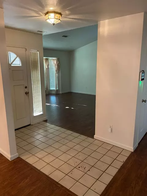 2005 Bailey Dr, Modesto, CA 95355 photo 3