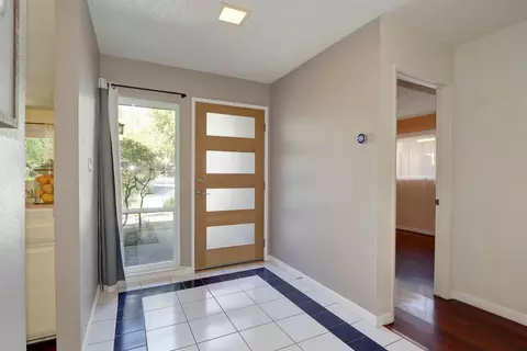 720 Barcelona, Davis, CA 95616 photo 7