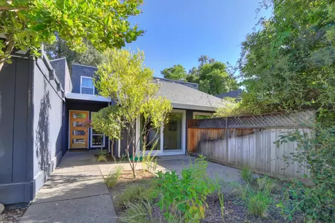 720 Barcelona, Davis, CA 95616 photo 3
