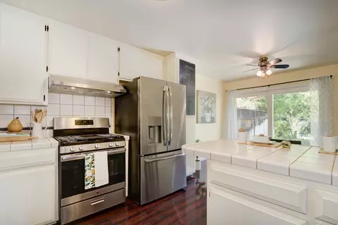 720 Barcelona, Davis, CA 95616 photo 22