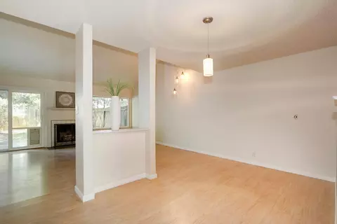 720 Barcelona, Davis, CA 95616 photo 9