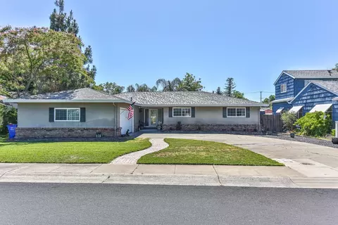 9659 Eisenbeisz St, Elk Grove, CA 95624