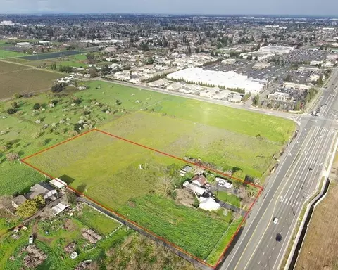 209 E Highway 12, Lodi, CA 95242 photo 2