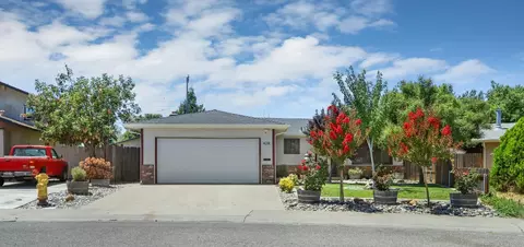 428 Sunset Dr, Galt, CA 95632 photo 1