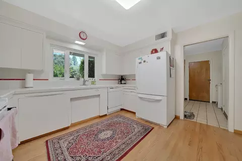 Kitchen - 17832 Carter Ln, Jackson, CA 95642 photo 4 of 5