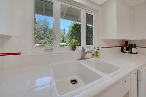 Kitchen - 17832 Carter Ln, Jackson, CA 95642 photo 1 of 5