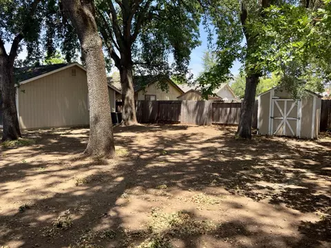 Exterior - 2620 Walnut Ave, Carmichael, CA 95608 photo 6 of 7