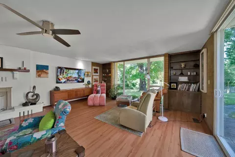 Living - 225 Howell Ave, Red Bluff, CA 96080 photo 2 of 7
