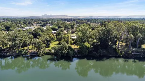 View/Area - 225 Howell Ave, Red Bluff, CA 96080 photo 11 of 13