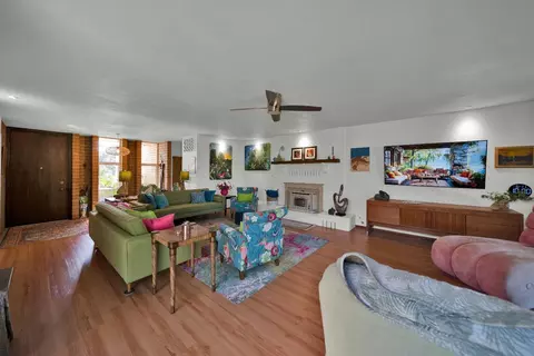 Living - 225 Howell Ave, Red Bluff, CA 96080 photo 3 of 7